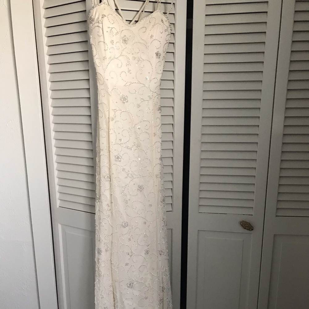 Fleur de Lis Vintage Wedding Dress